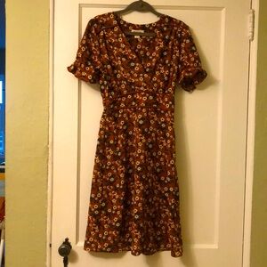 Monteau dress 🍂. Size M fits a S/M. Perfect to dress down with boots.